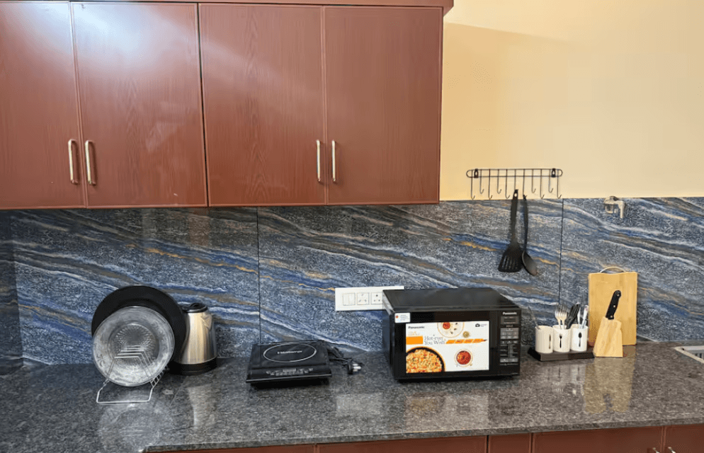 Full Kitchen at Florants Residence